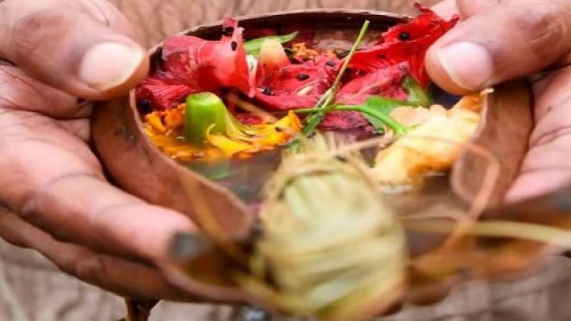 Know when is sarvapitri amavasya and what is the importance of worshiping ancestors on this day