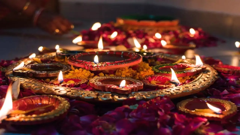 Know when is diwali this year and what is its auspicious time