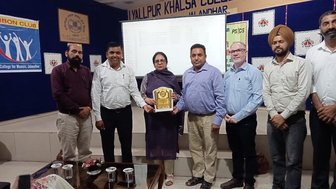 रेड रिबन क्लबों की जिला स्तरीय एडवोकेसी बैठक