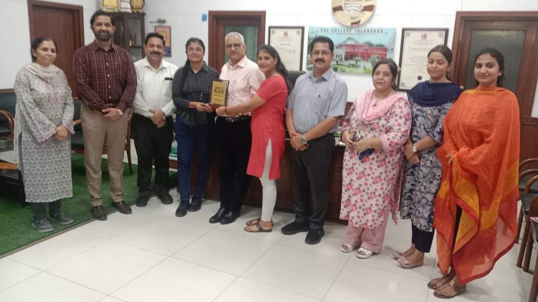 डीएवी कॉलेज जालंधर की छात्राएं यूनिवर्सिटी मेरिट सूची में प्रथम व द्वितीय स्थान पर
