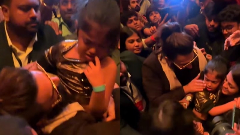 Ranveer singh saves a crying girl at the trailer launch of singham again