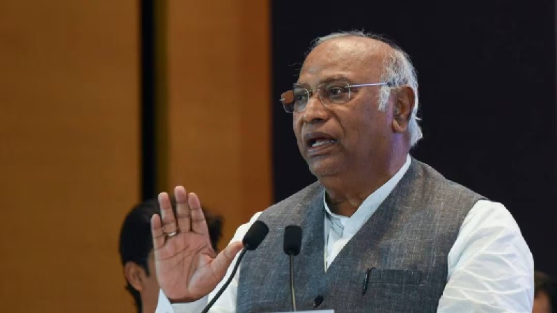 Kharge appeals to the voters of jammu and kashmir to teach a lesson to those who snatched the state status