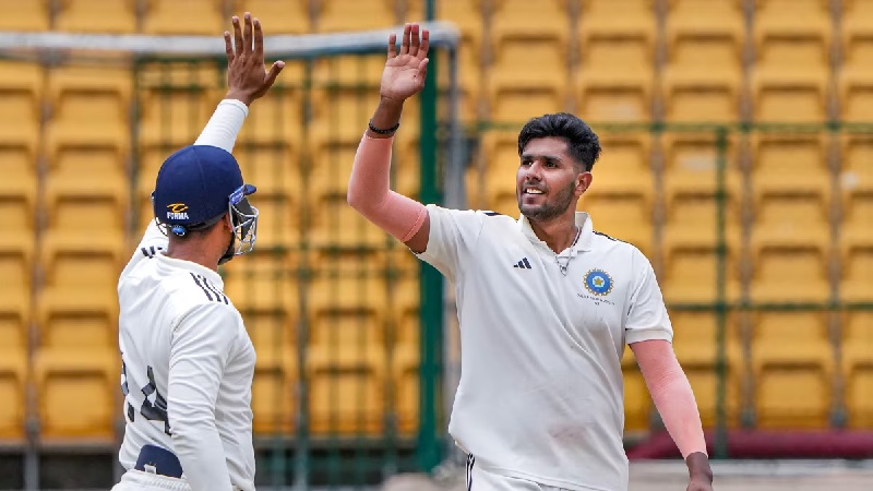 Will harshit rana make his debut in the third test against new zealand? BCCI has included him in the indian team