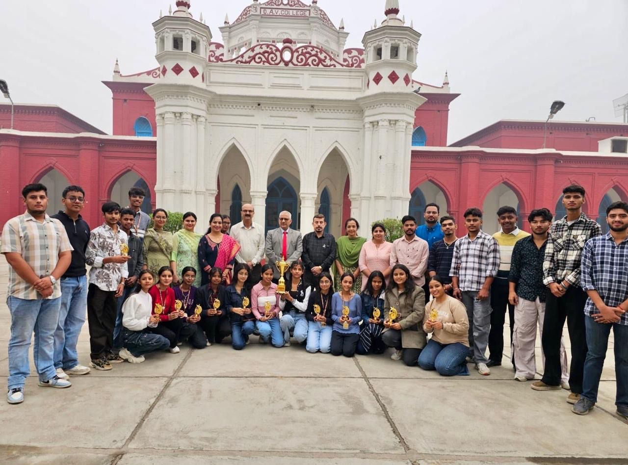 डीएवी कॉलेजिएट स्कूल जालंधर ने केएमवी करिज़्मा इंटरस्कूल प्रतियोगिता में ओवरऑल रनरअप ट्रॉफी जीती