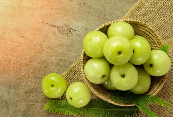 know 7 incredible reasons to eat amla every day