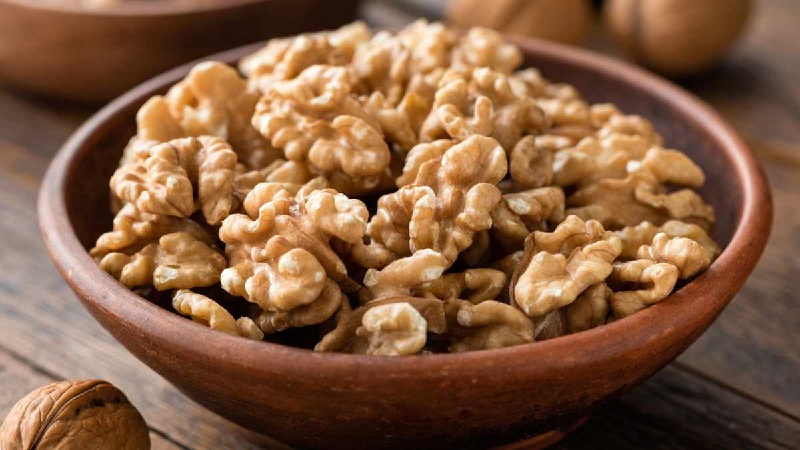 9 reasons to eat at least 3 walnuts every day
