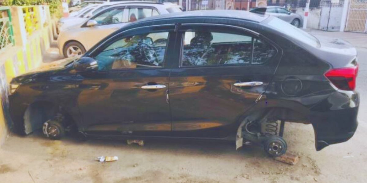 Car Tires Stolen Outside ESI Hospital in Jalandhar: CCTV Captures Thieves in Action