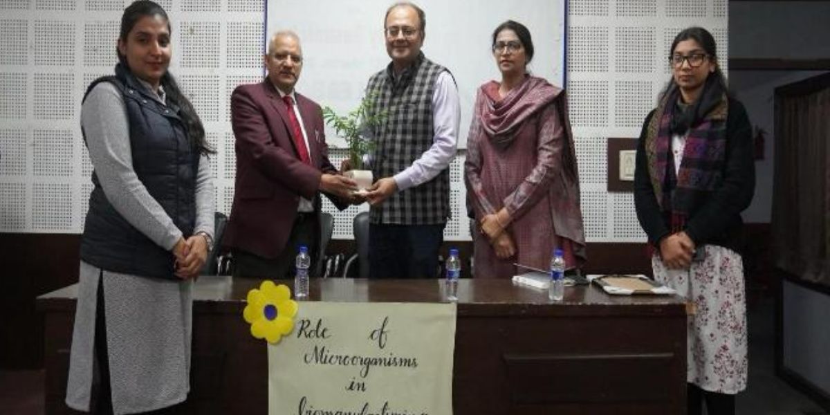 DAV College Jalandhar Hosts Expert Talk on Functional Foods and Microbial Role
