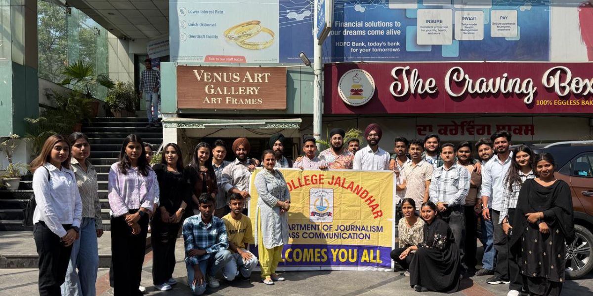 DAV College Jalandhar Journalism Students Visit Radio City Office at Jalandhar Station