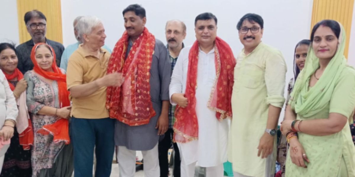 Satyug Darshan Trust Distributes Ration and Cash to 380 People in Sudama Vihar, Rajan Malhan Calls it Inspirational
