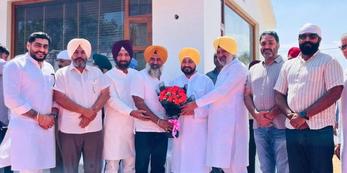 à¤œà¤¾à¤²à¤‚à¤§à¤° à¤®à¥‡à¤‚ à¤¸à¤¿à¤¯à¤¾à¤¸à¥€ à¤¸à¤‚à¤¦à¥‡à¤¶: Charanjit Singh Channi à¤¨à¥‡ à¤¨à¤ à¤˜à¤° à¤¸à¥‡ â€˜à¤¬à¤¾à¤¹à¤°à¥€â€™ à¤›à¤µà¤¿ à¤¤à¥‹à¤¡à¤¼à¤¨à¥‡ à¤•à¥€ à¤•à¥‹à¤¶à¤¿à¤¶