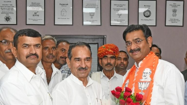 Read more about the article राजस्थान उपचुनाव से पहले खींवसर के पूर्व कांग्रेस नेता दुर्ग सिंह चौहान भाजपा में शामिल