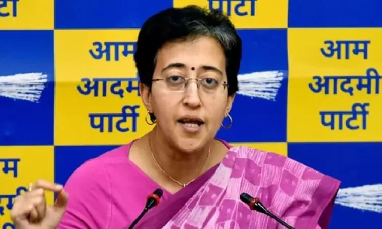 Read more about the article आप ने BJP पर दबाव डालकर आतिशी को बंगला आवंटन रोकने का लगाया आरोप, विपक्ष की सील करने की मांग