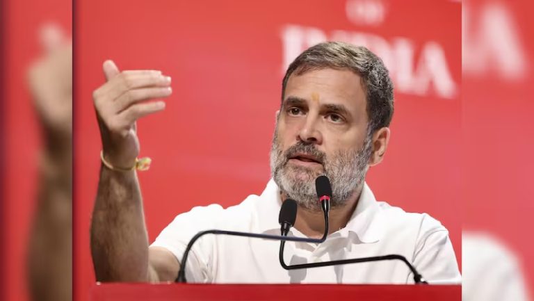 Read more about the article राहुल गांधी: संविधान की रक्षा के लिए प्रेम और करुणा की जरूरत