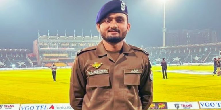 Read more about the article पाकिस्तान में पहले हिंदू पुलिस अधिकारी बने राजेंद्र मेघवार: एक ऐतिहासिक कदम||
