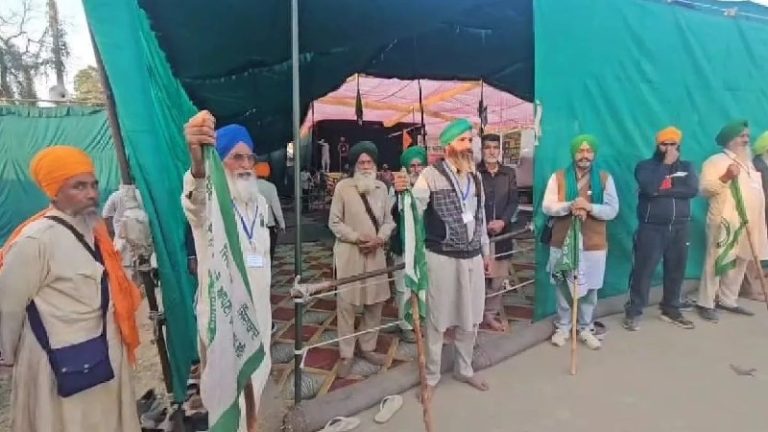 Read more about the article डल्लेवाल की सुरक्षा कड़ी, 40-40 किसान 24 घंटे तैनात, हाथों में लाठियां लेकर कर रहे पहरा