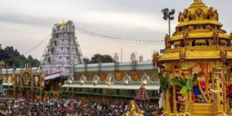 Read more about the article तिरुपति बालाजी मंदिर में भगदड़: 6 की मौत, 40 घायल, सीएम और पीएम ने जताया शोक |