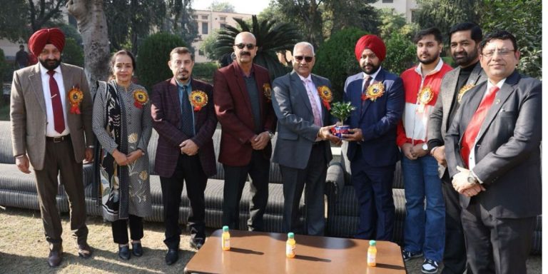 Read more about the article डीएवी कॉलेज जालंधर द्वारा आयोजित ‘अद्वितीय श्रेष्ठ फेस्टिविटी’ में छात्र नेतृत्व और उत्कृष्टता को मिला सम्मान।