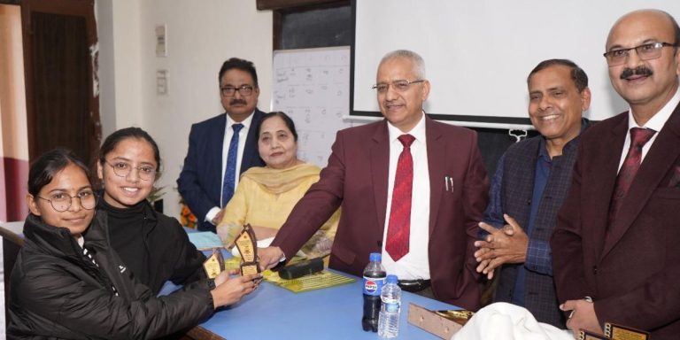 Read more about the article डी.ए.वी. कॉलेज, जालंधर में गणित विभाग द्वारा राष्ट्रीय गणित दिवस MathsArena@2025 का आयोजन किया गया।