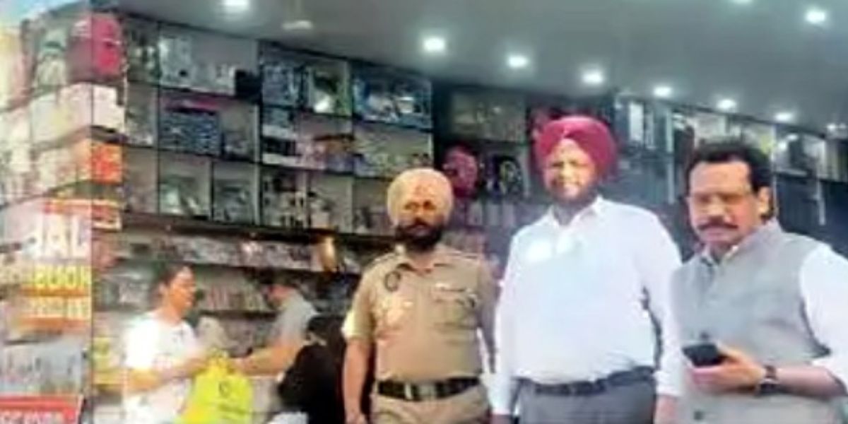 You are currently viewing जालंधर में GST टीम की बड़ी कार्रवाई, बुक पब्लिशर्स के खिलाफ नोटिस जारी