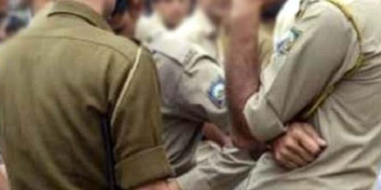 Read more about the article पंजाब में हाई अलर्ट, सीमा क्षेत्रों में सुरक्षा कड़ी, पुलिस और सेना सतर्क