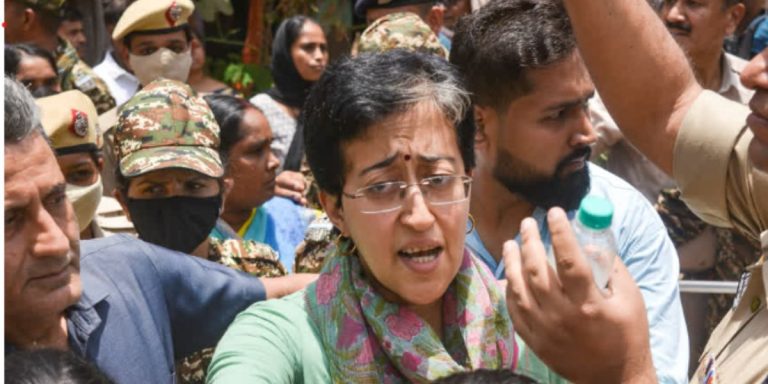 Read more about the article आतिशी को कालकाजी झुग्गी बस्ती से हिरासत में लेने का AAP का दावा, दिल्ली पुलिस ने किया खंडन