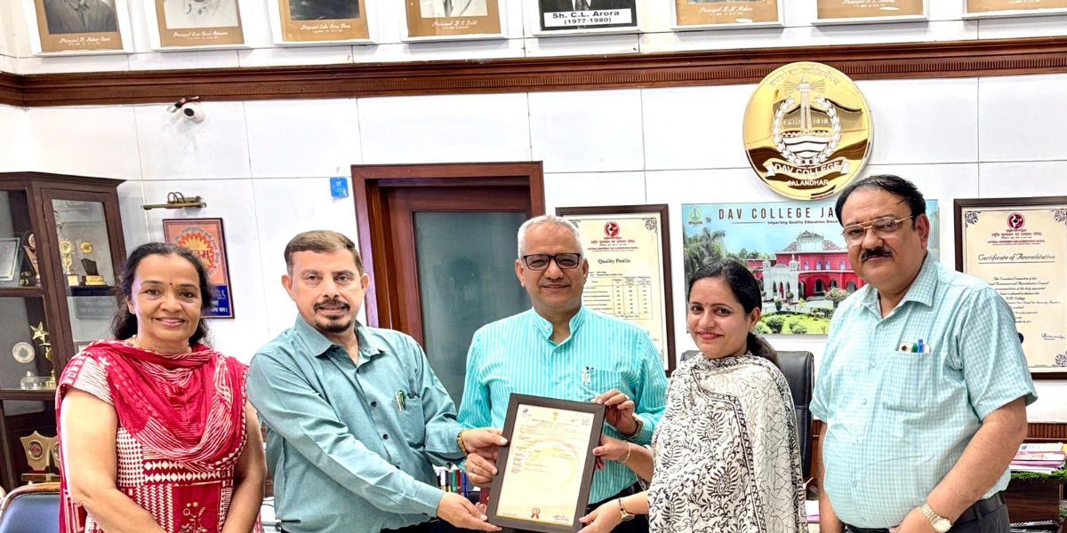 DAV College Jalandhar Becomes City’s First to Establish 'Navgrah Vatika' and Secure Design Patent