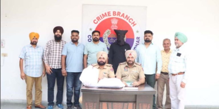 Read more about the article जालंधर में नशा और हथियार तस्करों पर बड़ी कार्रवाई, 5 गिरफ्तार — हेरोइन, अफीम और पिस्तौल बरामद