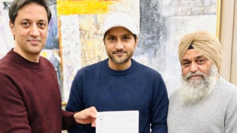 Read more about the article जालंधर बैडमिंटन स्टेडियम में लगेगा सोलर प्लांट, हरभजन सिंह ने दी 13.48 लाख की मंजूरी