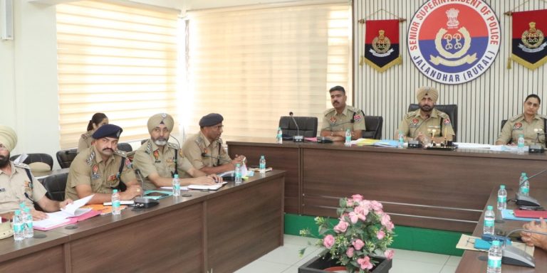 Read more about the article कार्यालय वरिष्ठ पुलिस अधीक्षक, जालंधर ग्रामीण  एस.एस.पी. जालंधर ग्रामीण ने की जिला अपराध समीक्षा बैठक